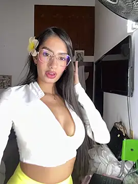 Julieta Duque online show from March 2026 03:30:02 AM