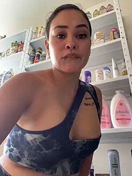 Snapshot of FOX_LATINA chatting on May 2026 08:25:02 PM FOX LATINA online show from May 2026 08:25:02 PM
