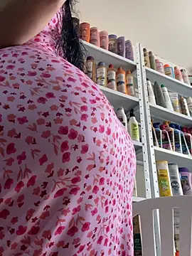 Snapshot of FOX_LATINA chatting on June 2026 08:43:01 PM FOX LATINA online show from June 2026 08:43:01 PM