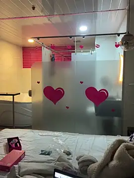 MoniUribe online show from November 2025 11:10:01 AM