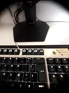 riquelh5 online show from September 2025 04:12:01 PM