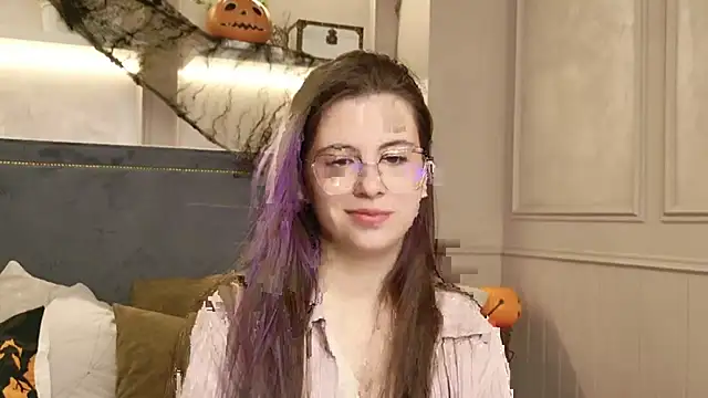 Akira Halls online show from October 2025 05:48:02 AM