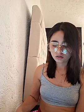 Akane24 online show from October 2025 04:48:02 PM