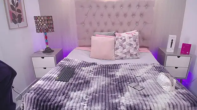 EmilyCley online show from December 2025 04:32:01 AM