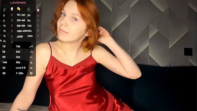 FoxLina online show from November 2025 07:46:02 PM