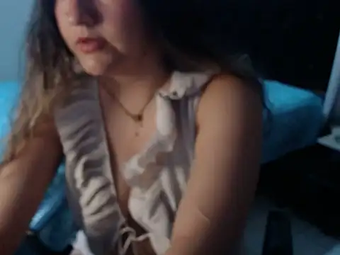 Snapshot of hilarymilky chatting on October 2025 02:21:02 AM hilarymilky online show from October 2025 02:21:02 AM