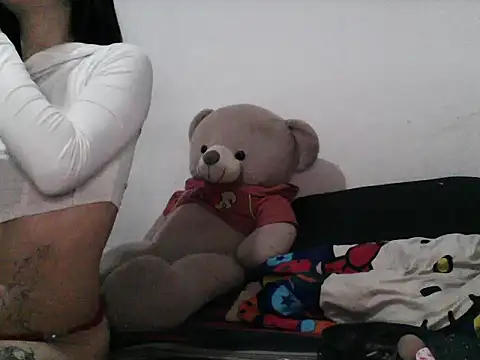 Snapshot of SweettPoison_ chatting on October 2025 10:53:02 PM SweettPoison online show from October 2025 10:53:02 PM