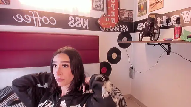 SweettPoison  online show from June 2026 01:04:01 PM