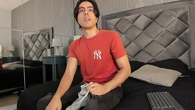 dylan cross  online show from September 2025 11:25:01 AM