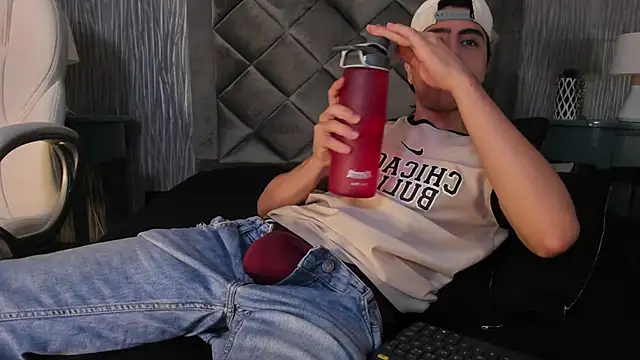 dylan cross  online show from October 2025 11:22:01 AM