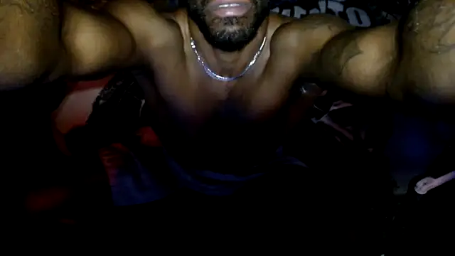 Snapshot of 214KingLonggg chatting on May 2026 04:08:01 AM 214KingLonggg online show from May 2026 04:08:01 AM