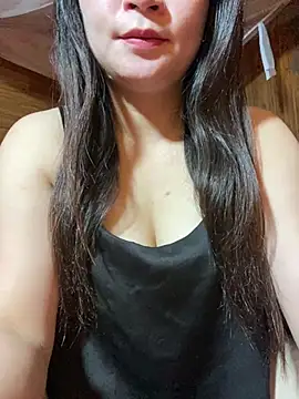 violet-00 online show from May 2026 11:01:04 PM