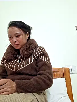 xuxulovezz online show from December 2025 12:34:02 PM