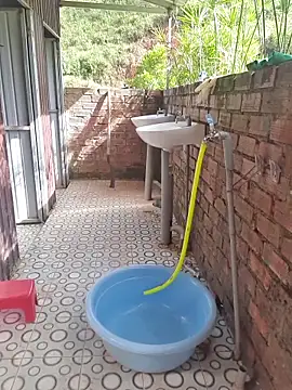 Helen-Tran online show from November 2025 02:00:02 AM