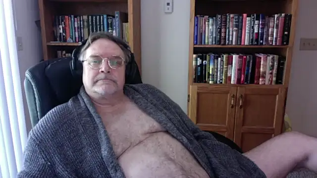 Vinyl22xh online show from April 2026 06:32:02 PM