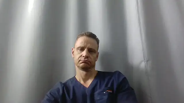 Snapshot of Freeze_Fire chatting on July 2026 06:32:01 AM Freeze Fire online show from July 2026 06:32:01 AM