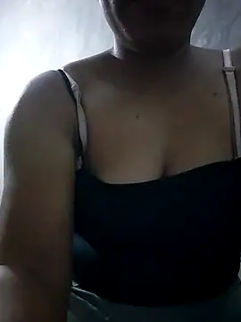 Snapshot of LylyCii96 chatting on October 2025 07:41:01 AM LylyCii96 online show from October 2025 07:41:01 AM