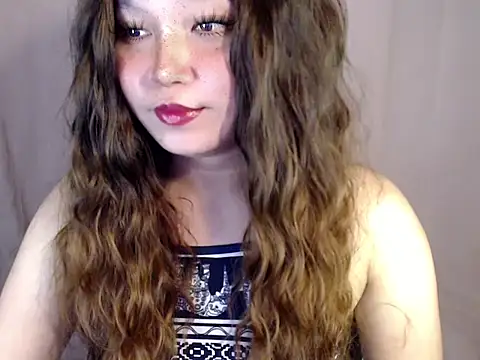 Eyes-on-me online show from November 2025 05:47:02 PM