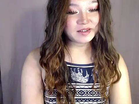 Eyes-on-me online show from November 2025 05:46:02 PM