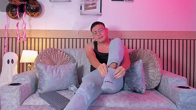 marcuswildx online show from October 2025 11:09:01 AM