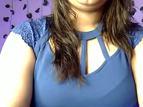 Aaliya02 online show from November 2025 02:33:01 AM