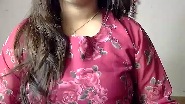 Snapshot of Aaliya02 chatting on June 2026 10:40:02 AM Aaliya02 online show from June 2026 10:40:02 AM