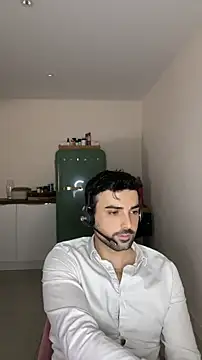 Snapshot of eauminerale chatting on June 2026 08:35:02 AM eauminerale online show from June 2026 08:35:02 AM