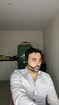 Snapshot of eauminerale chatting on June 2026 09:22:02 AM eauminerale online show from June 2026 09:22:02 AM