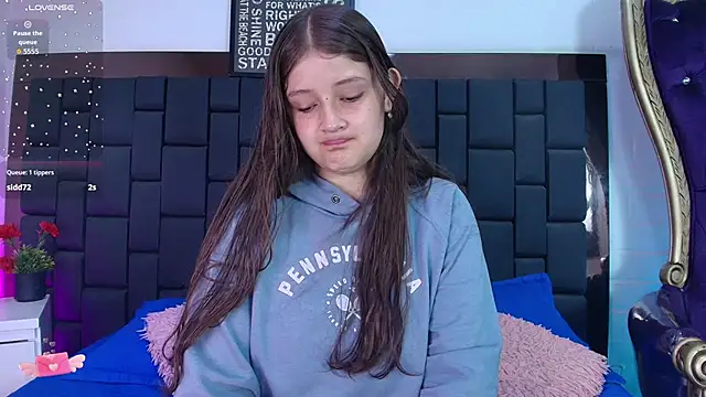 Krystal Heartss online show from November 2025 02:49:02 PM