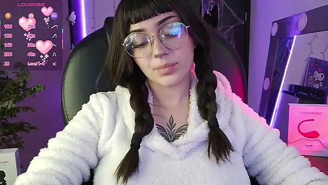 LesRose online show from October 2025 05:35:02 PM