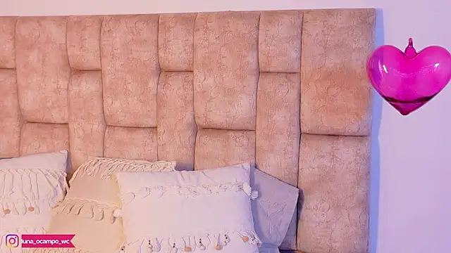 LunaOcampo  online show from January 2026 09:06:02 PM