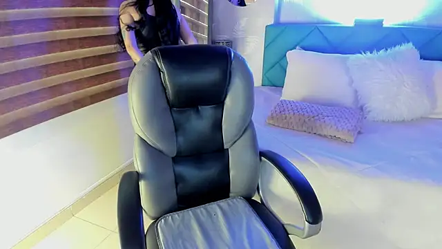 Antonela vargas online show from March 2026 12:30:01 PM