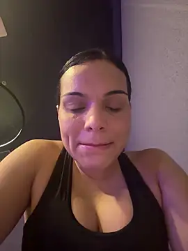 Anavalle online show from April 2026 07:06:02 PM