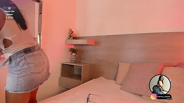 Ivana Hall online show from October 2025 09:03:01 PM