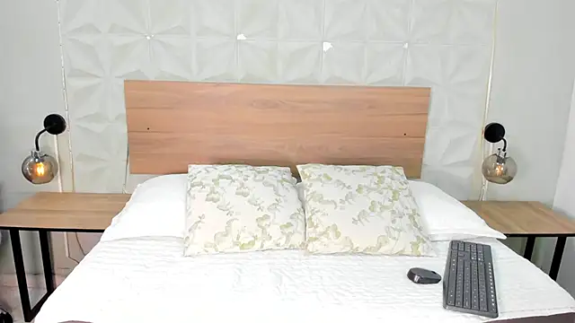 Snapshot of ValeryTrans_ chatting on May 2026 01:27:02 PM ValeryTrans online show from May 2026 01:27:02 PM