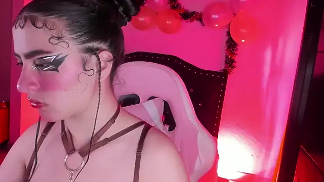 kitty  chs online show from December 2025 01:52:02 PM