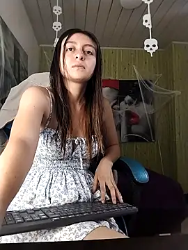 lala clark online show from November 2025 11:49:02 AM