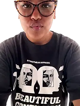 miiabrown18 online show from October 2025 01:55:02 PM