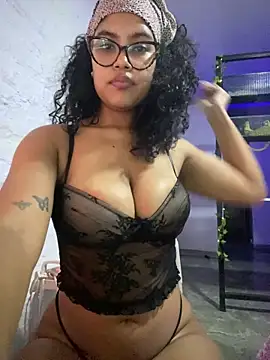 Snapshot of miiabrown18 chatting on May 2026 01:44:01 AM miiabrown18 online show from May 2026 01:44:01 AM