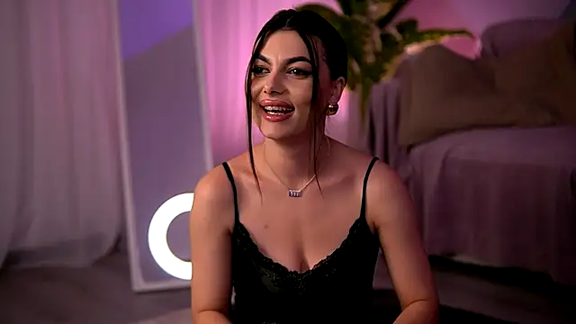 SierraVyx online show from January 2026 06:00:01 PM