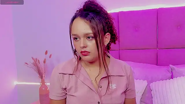 Snapshot of CamilaGomez149 chatting on May 2026 01:55:01 AM CamilaGomez149 online show from May 2026 01:55:01 AM