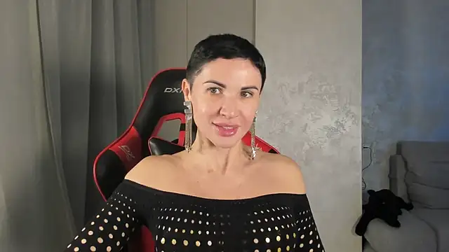 Angel iam online show from December 2025 07:07:01 PM