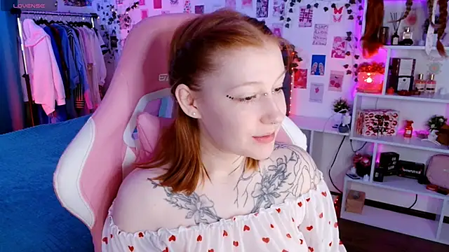 Ayla Hicks online show from November 2025 03:27:01 AM