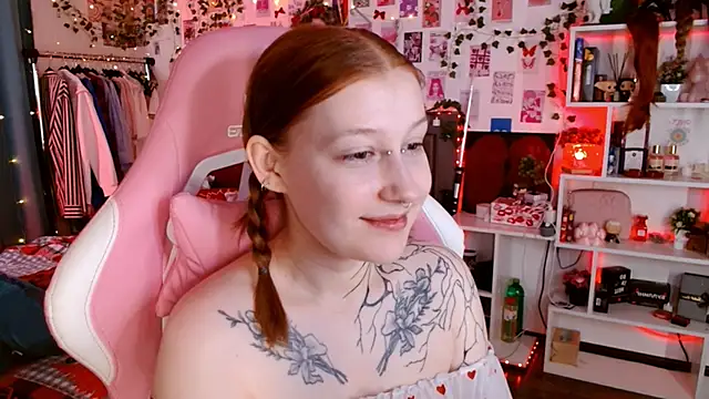 Ayla Hicks online show from December 2025 08:36:02 PM