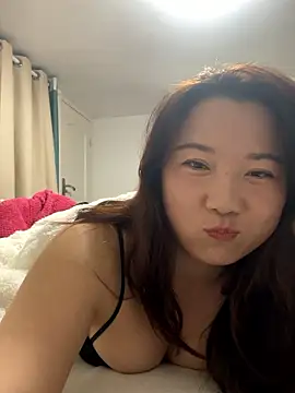 Snapshot of Momo-9988 chatting on January 2026 04:11:01 PM Momo-9988 online show from January 2026 04:11:01 PM