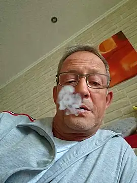 Snapshot of TommyTom76 chatting on October 2025 02:04:01 PM TommyTom76 online show from October 2025 02:04:01 PM