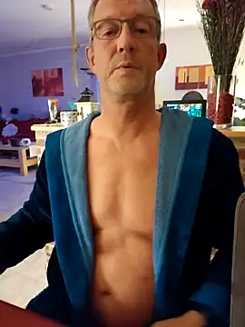 Snapshot of TommyTom76 chatting on October 2025 09:23:01 PM TommyTom76 online show from October 2025 09:23:01 PM