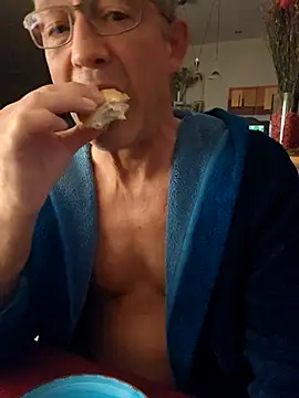 Snapshot of TommyTom76 chatting on October 2025 05:41:01 AM TommyTom76 online show from October 2025 05:41:01 AM