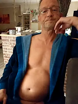 Snapshot of TommyTom76 chatting on October 2025 06:32:01 PM TommyTom76 online show from October 2025 06:32:01 PM