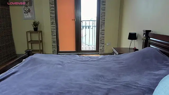 Malibu J online show from October 2025 06:27:02 AM